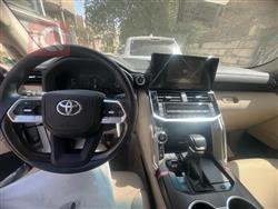 تۆیۆتا لاند کروزەر